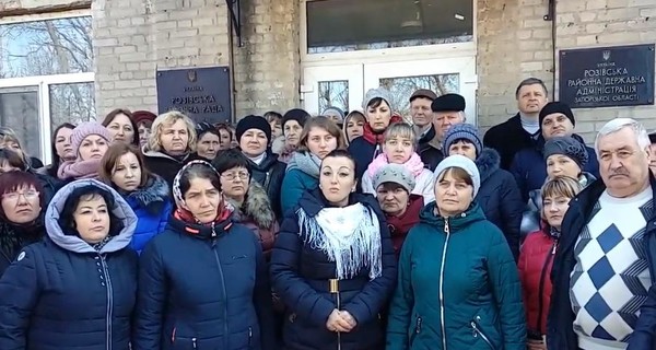 Учителя бастующих школ: В долг уже ни в одном магазине не отпускают