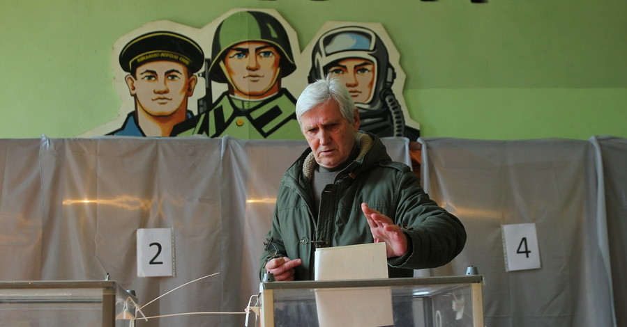 В Днепре полиция проверяет сообщение о минировании на девяти избирательных участках