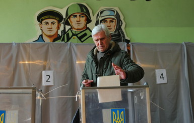 В Днепре полиция проверяет сообщение о минировании на девяти избирательных участках