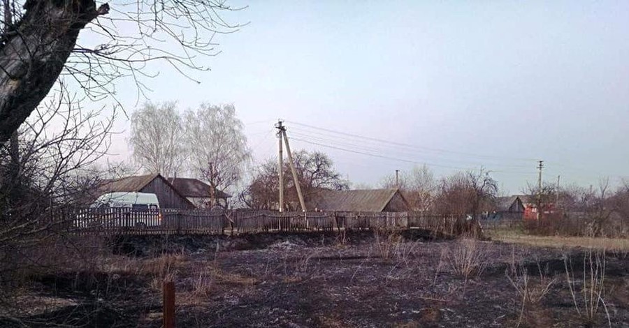 На Черниговщине избили спасателей, которые тушили пожар