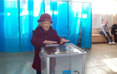 94-летняя избирательница из Херсона: впервые попала на выборы в 1937 году