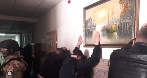 Титушки и бизнесмен, напавшие на облавтодор в Одессе, попали в СИЗО