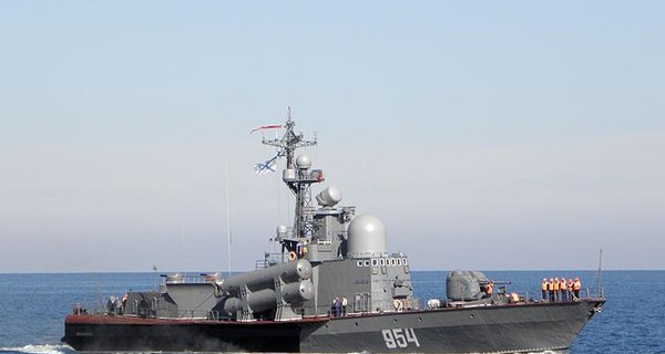 Отряд ракетных кораблей РФ провел стрельбы в Черном море