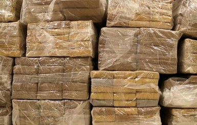 На берег Румынии выбросило 130 кг кокаина
