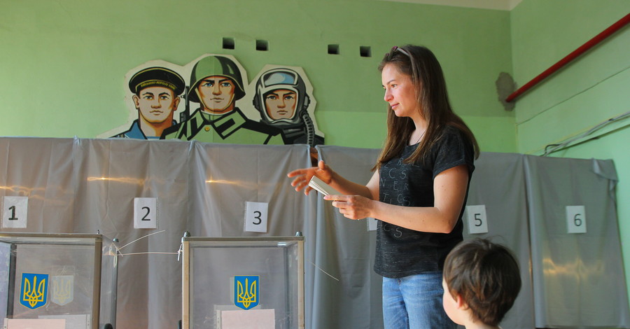 Центризбирком разрешил украинцам менять место голосования перед вторым туром