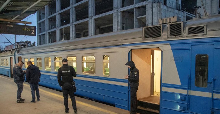 В киевской электричке внезапно скончался мужчина