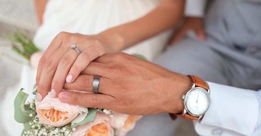 Украинцы женятся в четыре раза чаще, чем разводятся