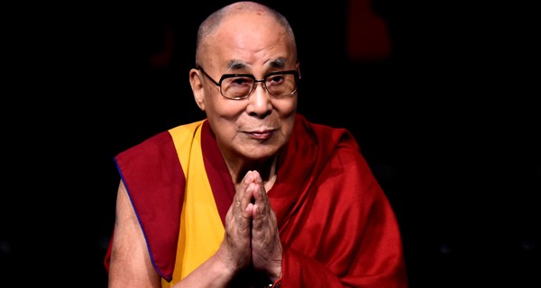 Далай-ламу выписали из больницы в Дели