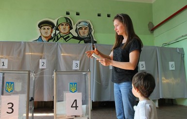 Более 156 тысяч украинцев уже изменили место голосования