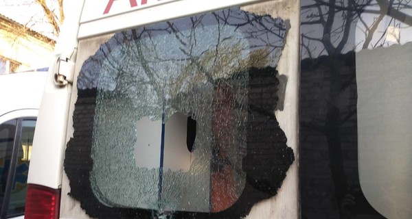 В Павлограде пьяный пациент разбил машину 