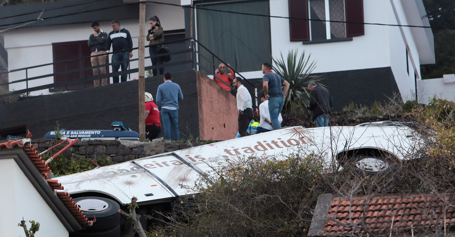 Смертельная авария на Мадейре: туристов из Германии везли в ресторан 