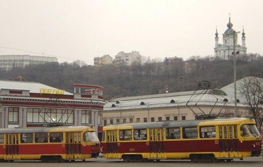 В Киеве на время Пасхи и поминальных дней продлили работу транспорта
