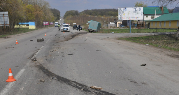 На Тернопольщине авто с украинскими заработчанами врезался в микроавтобус  