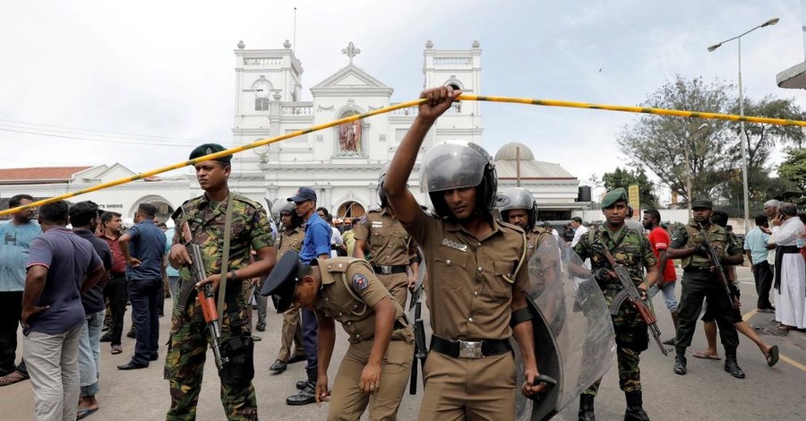 Взрывы на Шри-Ланке: введен комендантский час, соцсети заблокированы