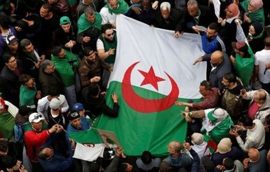В Алжире накануне выборов арестовали пять миллиардеров