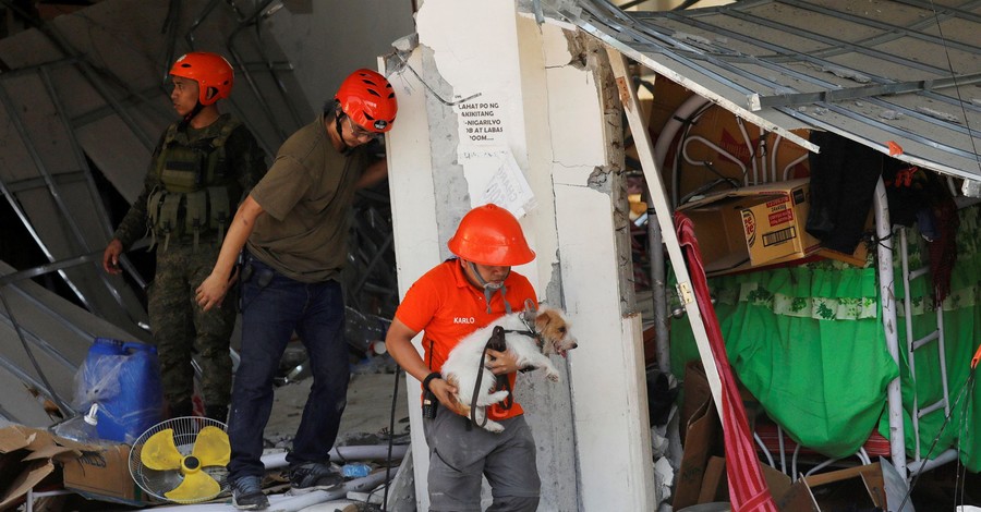 Филиппины всколыхнуло мощное землетрясение, погибли 11 человек