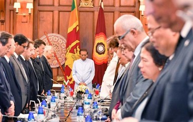 На Шри-Ланке уже 359 жертв теракта, президент уволит глав спецслужб
