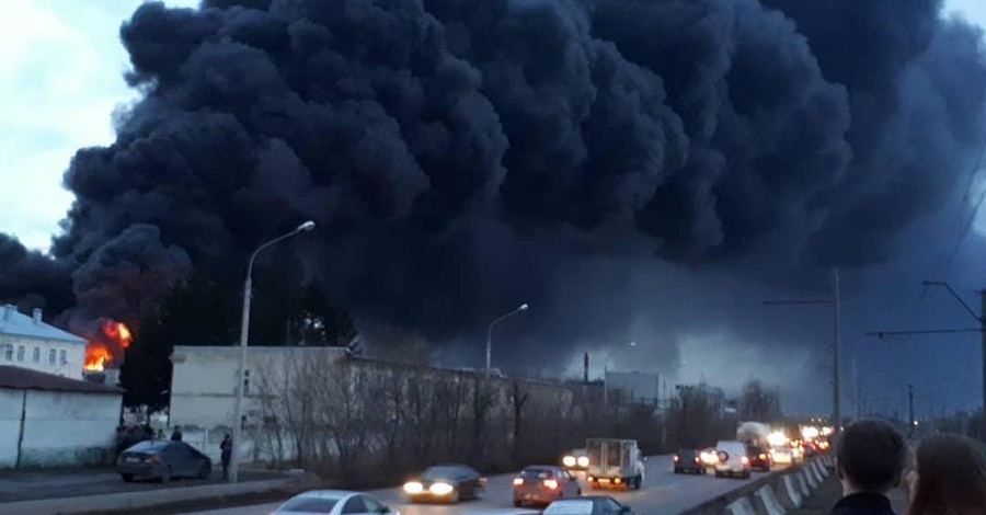 В России начался пожар на территории завода по производству ракет