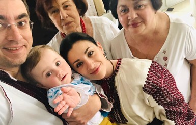 Украинские политики в Пасху показали свои семьи 