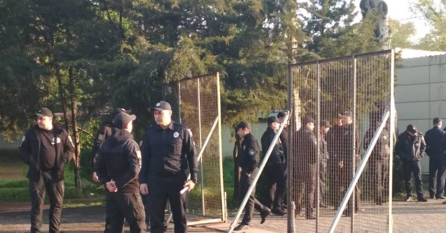Куликово поле и Соборную площадь в Одессе оцепила полиция