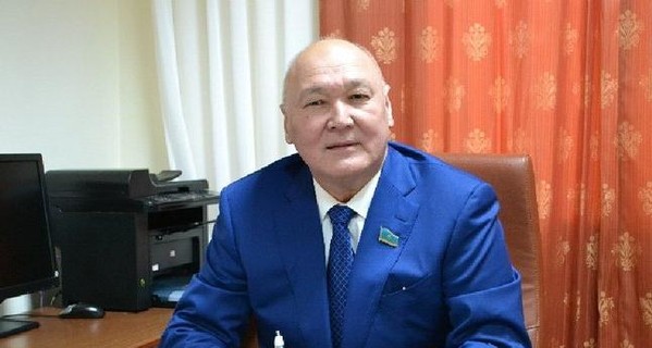 Кандидат в президенты Казахстана завалил экзамен по языку. Его сняли с выборов