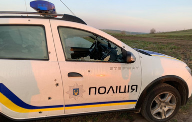 Под Одессой преступник расстрелял полицейскую машину