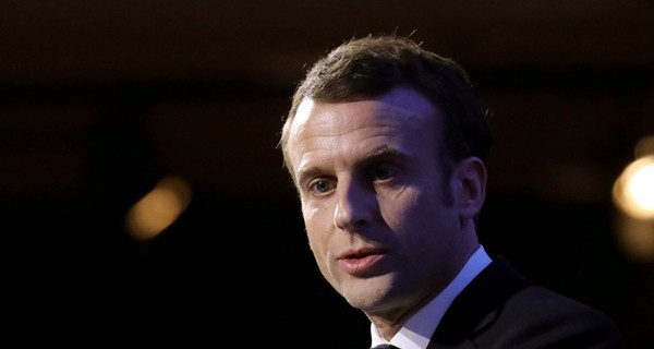 Водитель президента Франции превысил скорость и сбежал от полиции