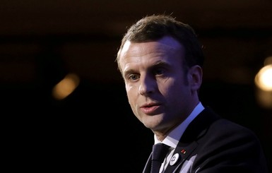 Водитель президента Франции превысил скорость и сбежал от полиции