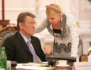 Ющенко и Тимошенко увлеклись эпистолярным жанром 