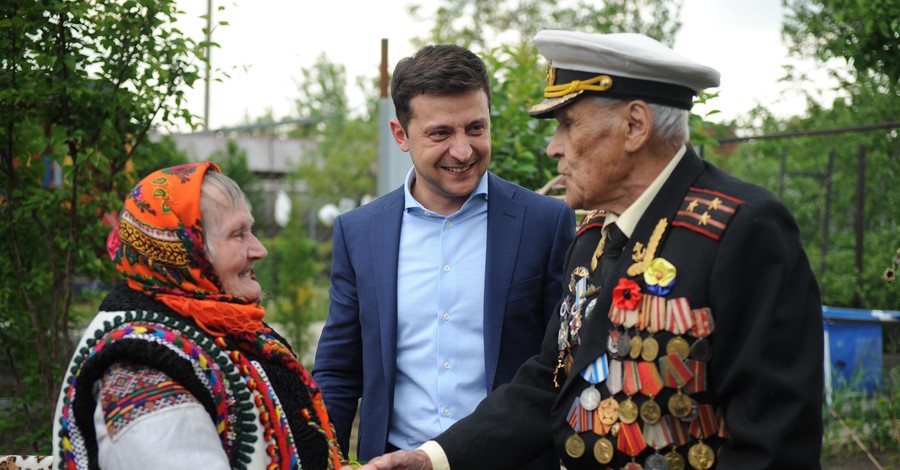 Зеленский встретился с легендарным 100-летним ветераном Иваном Залужным