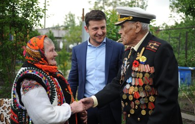 Зеленский встретился с легендарным 100-летним ветераном Иваном Залужным