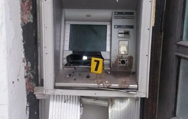 На Харьковщине ночью подорвали банкомат