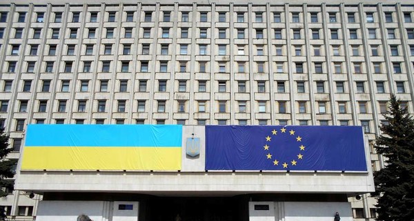 Украина пригрозила отказаться от выполнения Минских соглашений