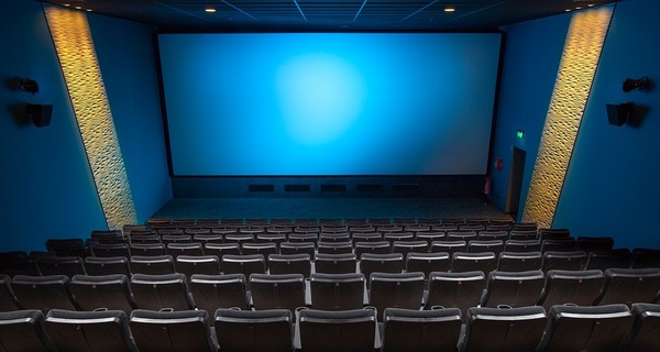 В Украине впервые будут судить за съемку фильмов в кинотеатрах