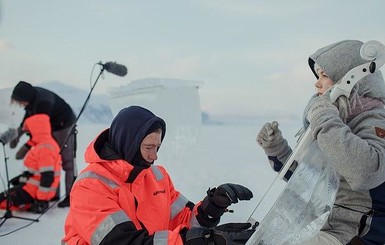 В Норвегии музыканты сыграли на инструментах, высеченных из льда