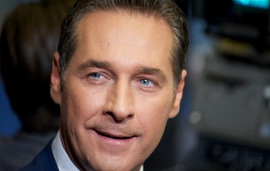 Вице-канцлер Австрии угодил в скандал и подал в отставку