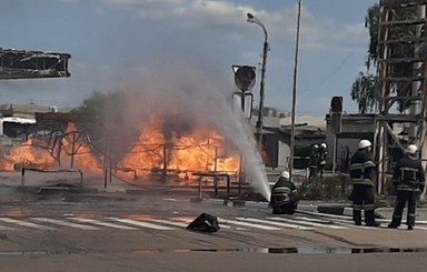 В Житомире загорелась заправка: дым от пожара виден из нескольких районов