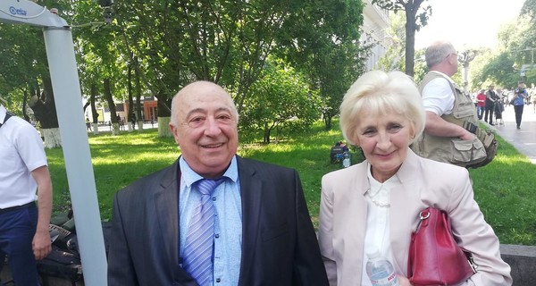 Родители Зеленского прилетели в Киев на инаугурацию сына