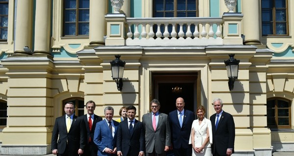 На инаугурацию Зеленского приехали представители 16 стран мира