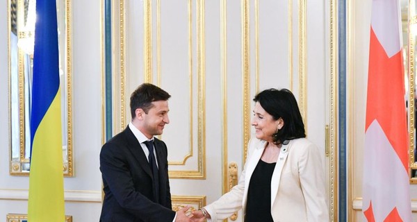 Зеленский провел первую президентскую встречу 