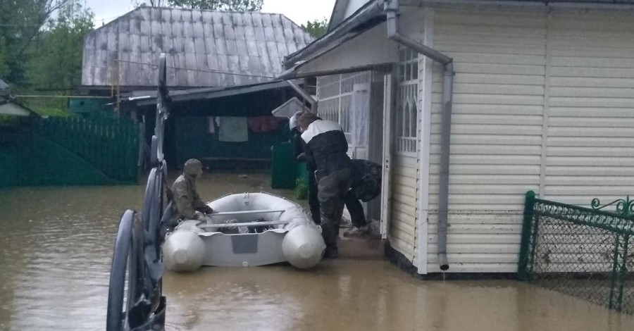 На западе Украины затопило 