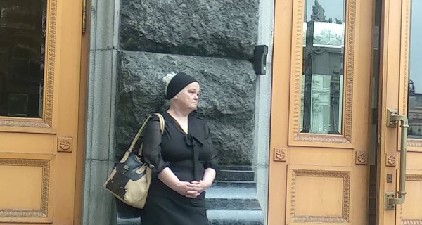 На Банковую к Зеленскому пришла мать убитой Ноздровской
