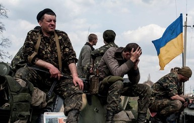 Восемь украинских военных заблудились в Новотроицком и попали в плен