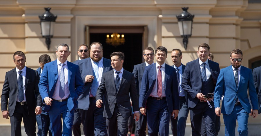 Зеленский и его администрация собираются съехать с Банковой до конца года