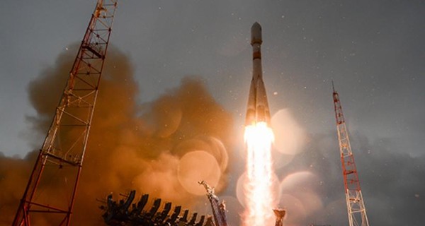 В России во время старта молния ударила в ракету 