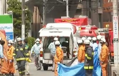 В Японии мужчина с ножами напал на школьниц: 2 погибли, еще 16 - ранены