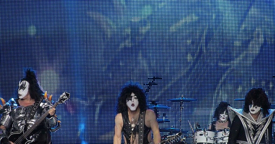 Неизвестные факты о группе Kiss: бездомный барабанщик и стилизованные гробы