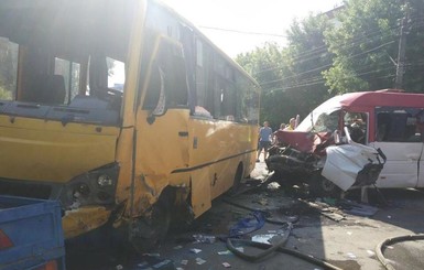 Под Киевом столкнулись две маршрутки, пострадали 26 человек