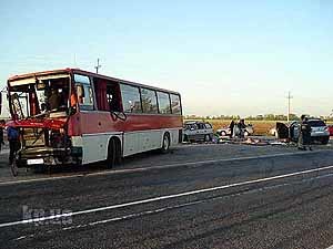 Разбившийся в Крыму автобус не имел права перевозить туристов 