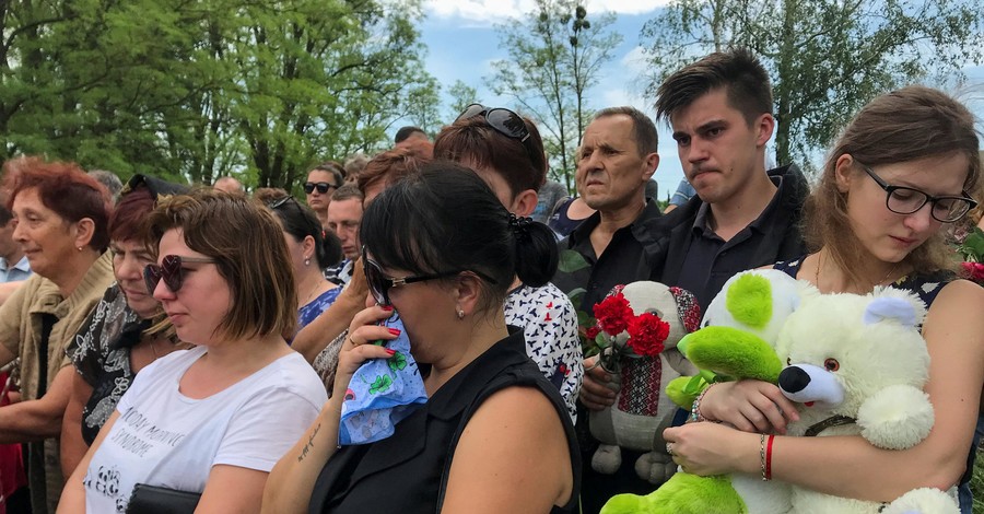В Переяславе-Хмельницком похоронили застреленного мальчика